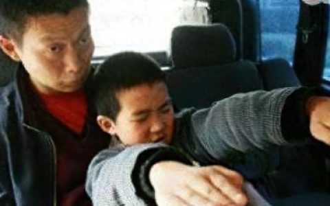 重庆僵尸男孩(僵尸男孩舒翱结局)