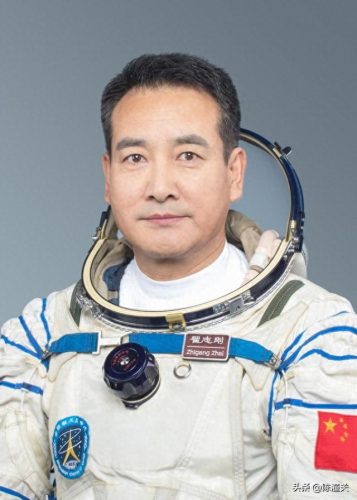 世界宇航员上太空排名前十(宇航员在太空直播)插图4
