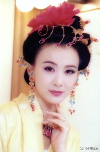 全网化妆高手排名前十(妖艳浓妆红唇化妆视频)插图35