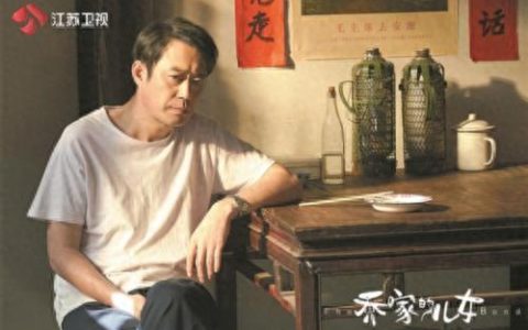 没带罩子让他捏了一节课(用黏土捏卡通人物戴草帽的小伙子)