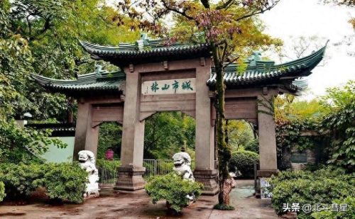镇江酒吧排名前十(镇江哪个酒吧最便宜)插图24