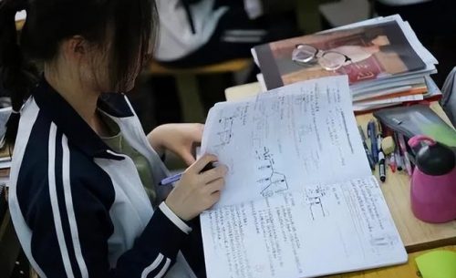 600分女是什么意思(女的六百分什么意思)插图2