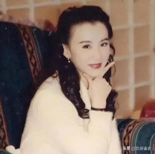 全网化妆高手排名前十(妖艳浓妆红唇化妆视频)插图51