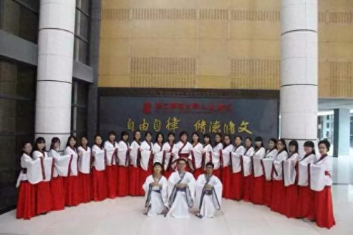 浙师大美女老师(浙师大美术学院王玉茹)插图8