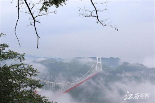 湘西矮寨特大悬索桥(长沙矮寨悬索桥)插图