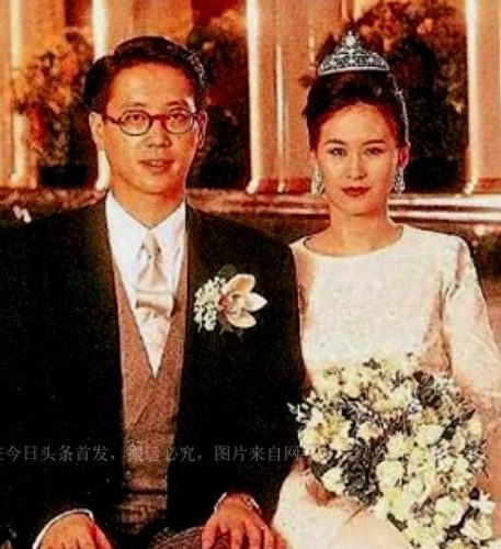 陈百强墓旁被何超琼买了(陈百强何超琼真实视频)插图