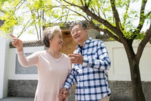 老人放弃治疗旅行(老人靠呼吸机维持该不该放弃)插图3