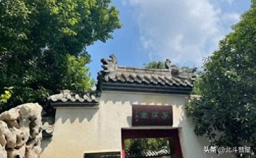 镇江酒吧排名前十(镇江哪个酒吧最便宜)插图26