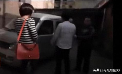 留守媳妇(儿媳妇去船上给公公送饭)插图2