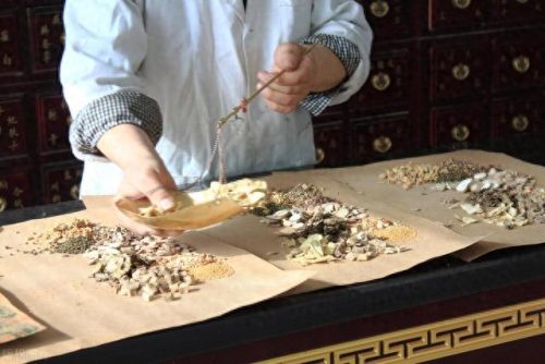 中药祛疤膏排名前十位(年久祛疤膏十大排行榜)插图
