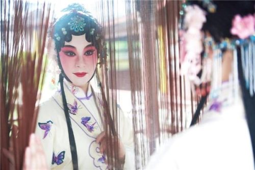 良辰美景奈何天 歌词(良辰美景奈何天的意思)插图3