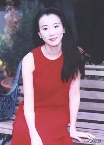 全网化妆高手排名前十(妖艳浓妆红唇化妆视频)插图26