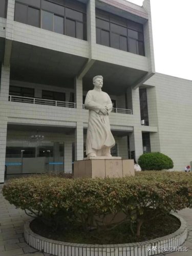 毕节学院图书馆(毕节学院图书馆可以进去不)插图1