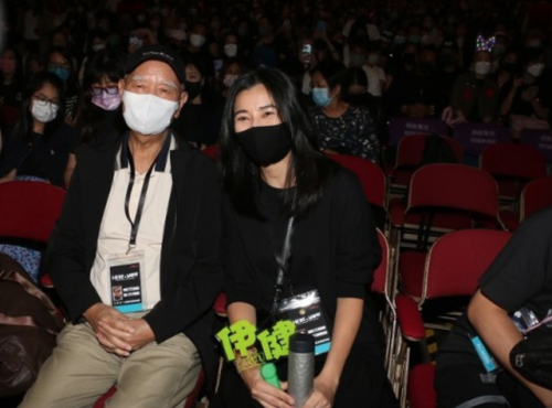 郑伊健红馆演唱会(郑伊健最经典的演唱会)插图2