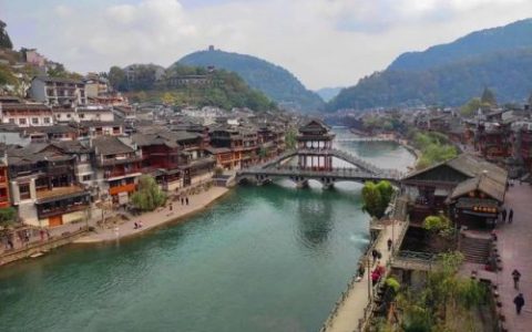 湘西凤凰古城(湘西凤凰古城芙蓉镇)