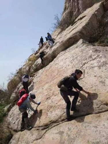 嵩山攀岩大神排名前十(登封嵩山玉皇顶攀岩事故)插图15