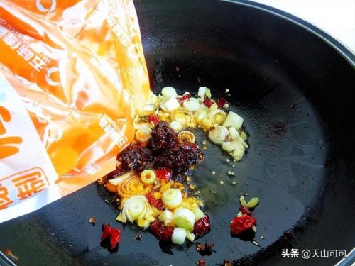 田螺肉的做法(厨师长王刚教炒田螺肉)插图6