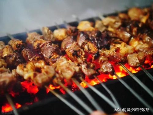 乌鲁木齐旅游攻略(乌鲁木齐美食一条街)插图1