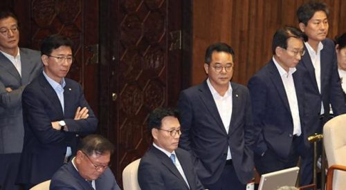韩国黑帮叛徒排名前十(浴血黑帮第一季)插图5