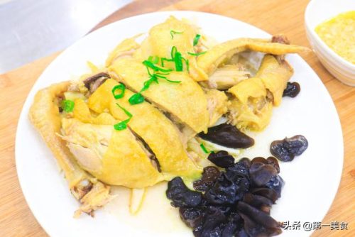 清蒸鸡的做法(清蒸鸡是用冷水还是开水蒸)插图