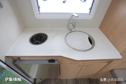 10万以下的自动挡房车(10万左右的房车排行榜前十名)插图28