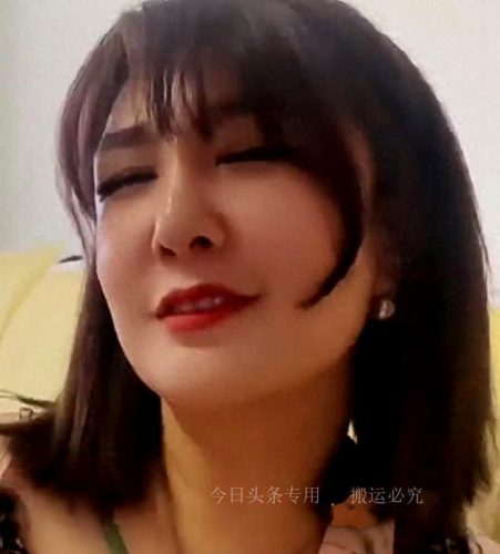 穿情趣睡衣(洞房花烛夜穿睡衣好还是睡袍好)插图2