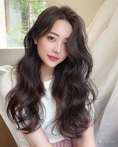 现在流行什么发型女(现在流行什么发型男)插图10