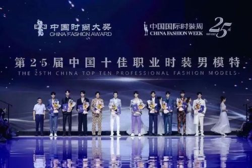 中国老牌男模排名前十(中国最英俊男模李智凯)插图1