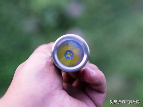 强光手电什么牌子好(三大公认最好的手电筒)插图4