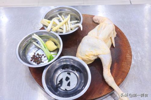 清蒸鸡的做法(清蒸鸡是用冷水还是开水蒸)插图1