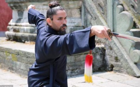 武当剑教学(武当剑的基本剑法)