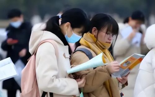 英语4级(大学过不了四级的人最后怎么样了)插图2