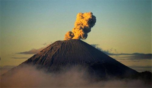 长白山天池火山(长白山天池形成的原因是什么)插图7
