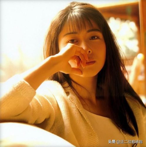 坂井泉水的个人资料简介(山口百惠身高有多高)插图32