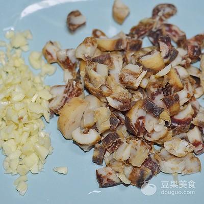 芋头糕的做法(广式芋头糕的粘米粉和水比例)插图3