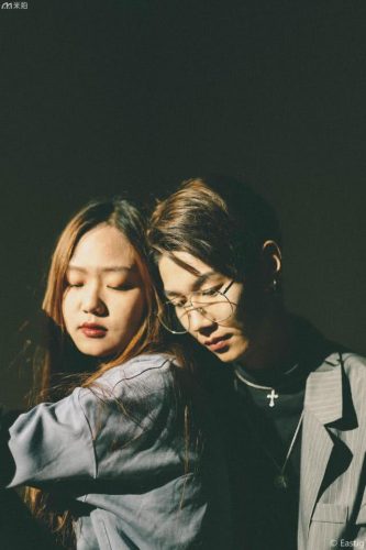 情侣艺术照(女性艺人写真大片)插图5