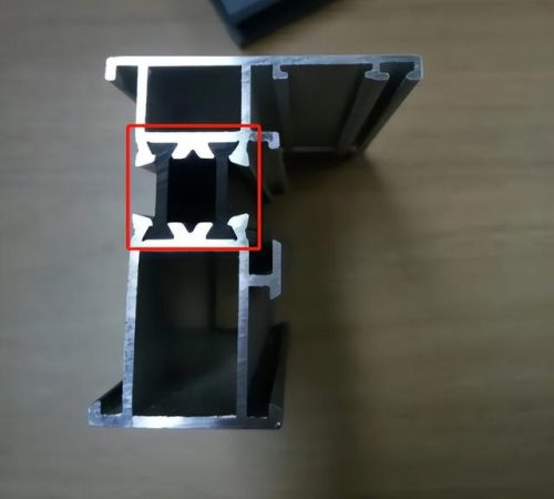 断桥铝合金(350元一平米的断桥窗图)插图1