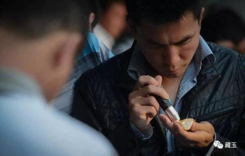 照玉石的手电筒(玉石手电筒十大名牌)插图9