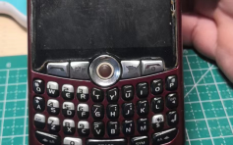 黑莓8320(黑莓q10和q20哪个好)