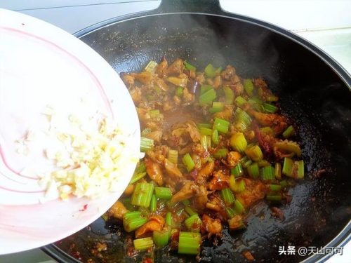 田螺肉的做法(厨师长王刚教炒田螺肉)插图13