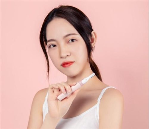 电动修眉刀(电动刮眉刀哪个牌子好)插图