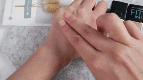 美宝莲粉底液(美宝莲瓶身上日期是)插图6