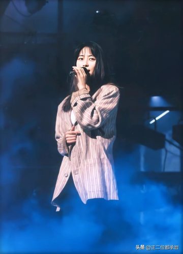 坂井泉水的个人资料简介(山口百惠身高有多高)插图20