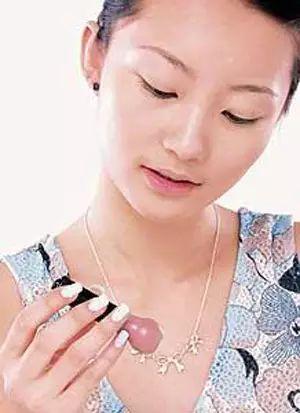 眼线液怎么画(画内眼线好还是外眼线)插图7