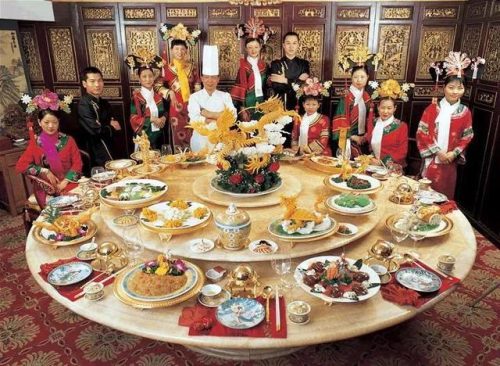 世界大牌餐桌排名前十(世界上最大的餐桌多大)插图3