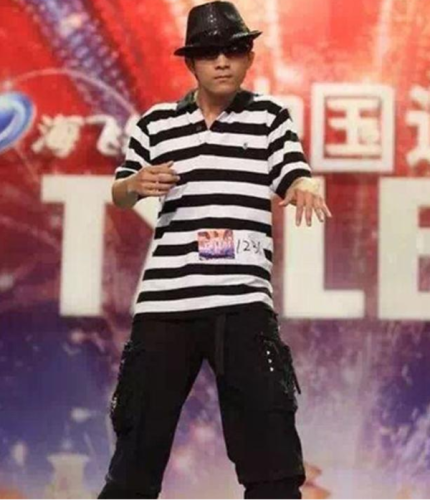 中国达人秀卓君机械舞(卓君现在怎么样了)插图