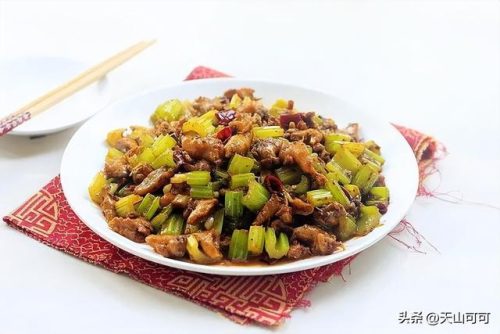 田螺肉的做法(厨师长王刚教炒田螺肉)插图