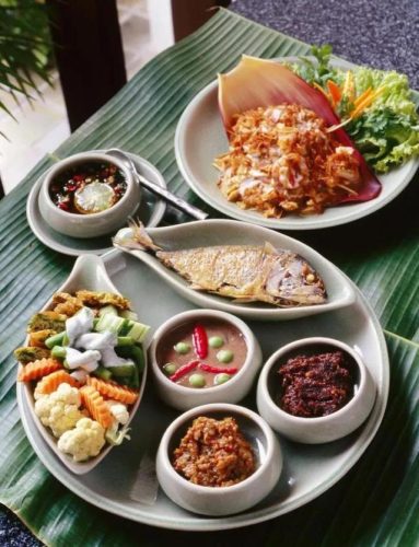 世界大牌餐桌排名前十(世界上最大的餐桌多大)插图