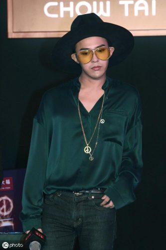 权志龙黑卡(权志龙有钱到什么程度)插图1