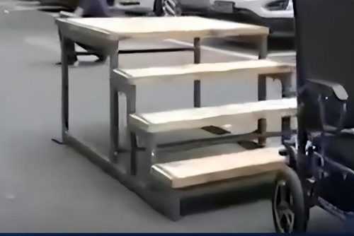 可爬楼梯的轮椅(楼梯专用轮椅)插图3